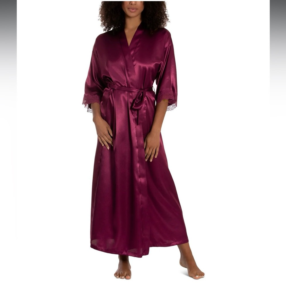 LINEA DONATELLA - LACE-TRIM LONG CHARMEUSE SATIN WRAP ROBE MAGENTA - Size S/M